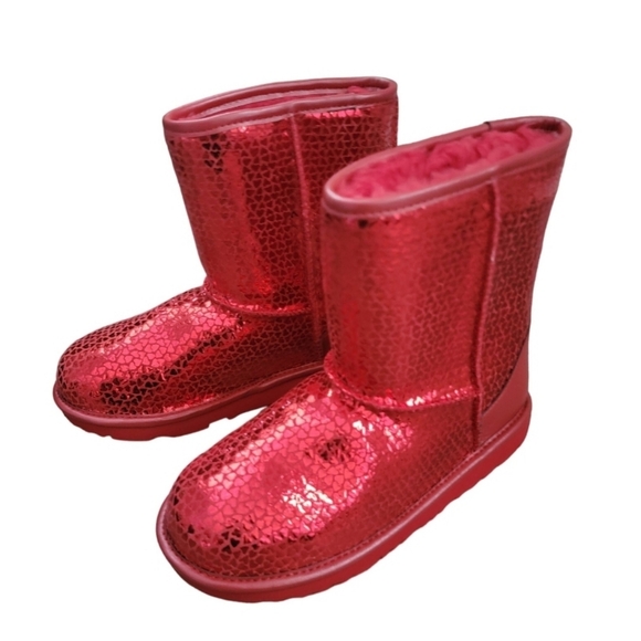 NWOT Ugg - Kids Classic II Gel Hearts Short Boots size 4 Big Kids - Picture 5 of 6